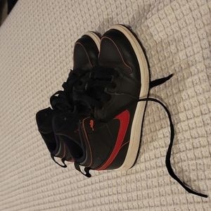 Jordan 1 mids sz 13C